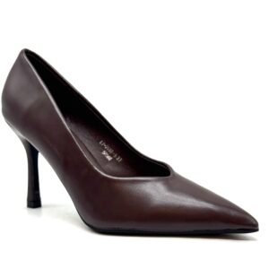 נעל עקב חום כהה