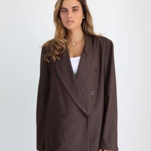 חליפת דאבל מחויטת | ג׳קט ושורט